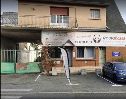 Nya Nails, Magasin de Cosmétiques à Saint-Brieuc