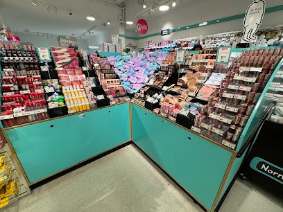 NORMAL Metz, Rue Serpenoise, Magasin de Cosmétiques à Metz