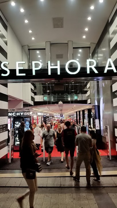 M·A·C, Magasin de Cosmétiques à Paris 08