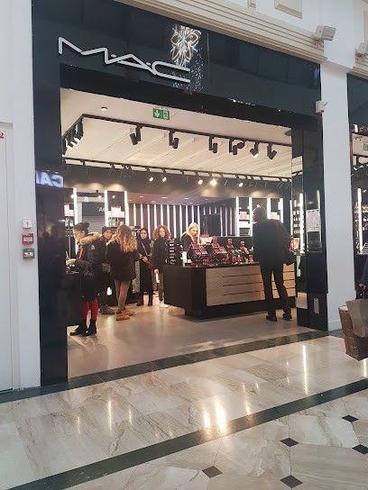 MAC Cosmetics, Magasin de Cosmétiques à Serris
