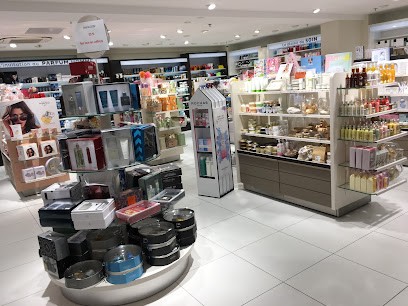 Harmonie Parfums, Parfumerie à Champniers