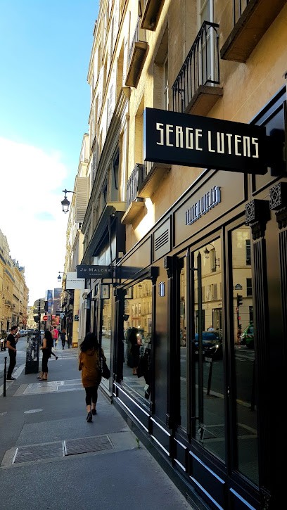Serge Lutens, Parfumerie à Paris 01