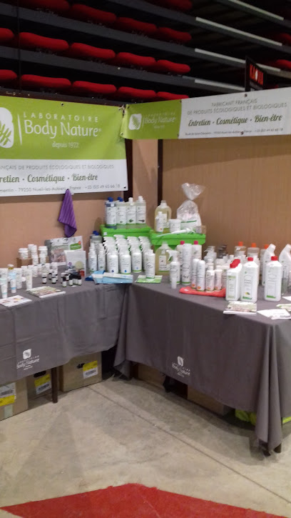 Emeline Mallerault Conseillère Body Nature Magasin De Cosmétiques à Meursac