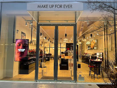 Make Up For Ever, Magasin de Cosmétiques à Villefontaine