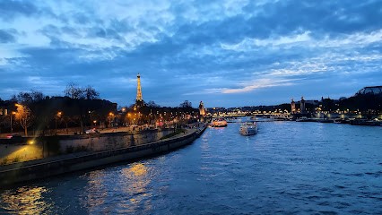 Sensai - Le Bon Marché Rive Gauche, Magasin de Cosmétiques à Paris 07