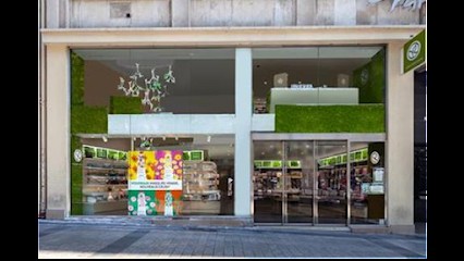 Yves Rocher, Magasin de Cosmétiques à Paris 08