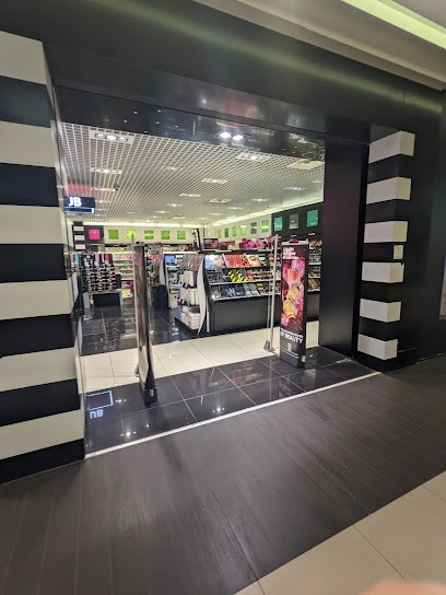 SEPHORA PLAN DE CAMPAGNE, Parfumerie à Cabriès