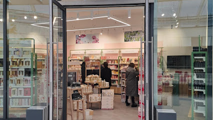 Adopt Parfums Magasin De Cosmétiques à Tours