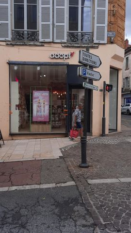Adopt Parfums Magasin De Cosmétiques à Villefranche-sur-Saône