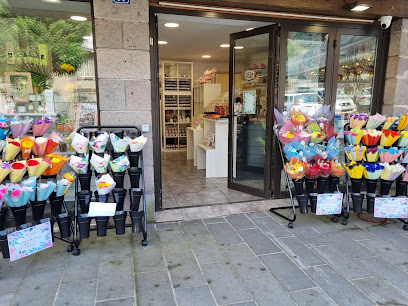 La Savonnerie Des Anges Magasin De Cosmétiques à Besse-et-Saint-Anastaise