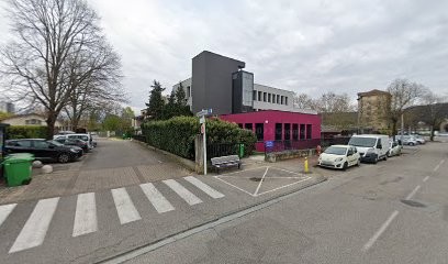 By ShanyLam, Parfumerie à Champagnier