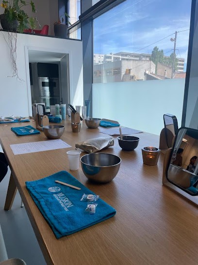 Dominique de Saint Laurent, Magasin de Cosmétiques à Marseille 08